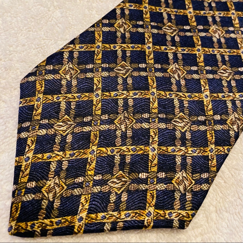 Brand New Trendy Tie By Geoffrey Beene
